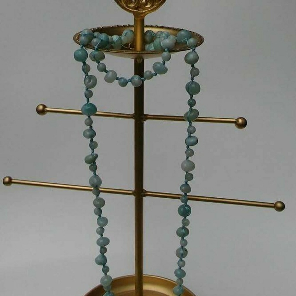 Gemstone neckale